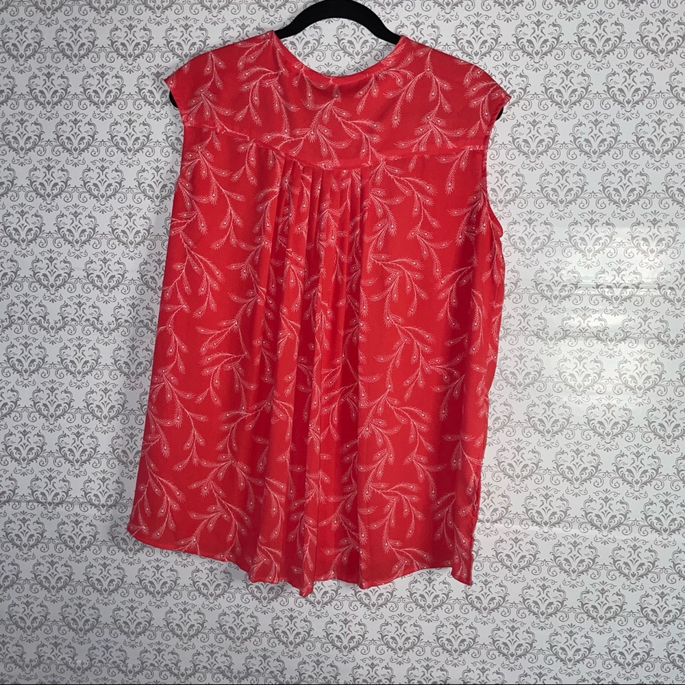 Chelsea28 Red Poinsettia Feathered Palm Top size large sleeveless blouse spring - Picture 5 of 7
